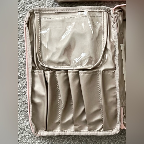 NWOT Travel Bundle. Face Bag for Makeup and Travel Bottle Kit - Picture 12 of 16